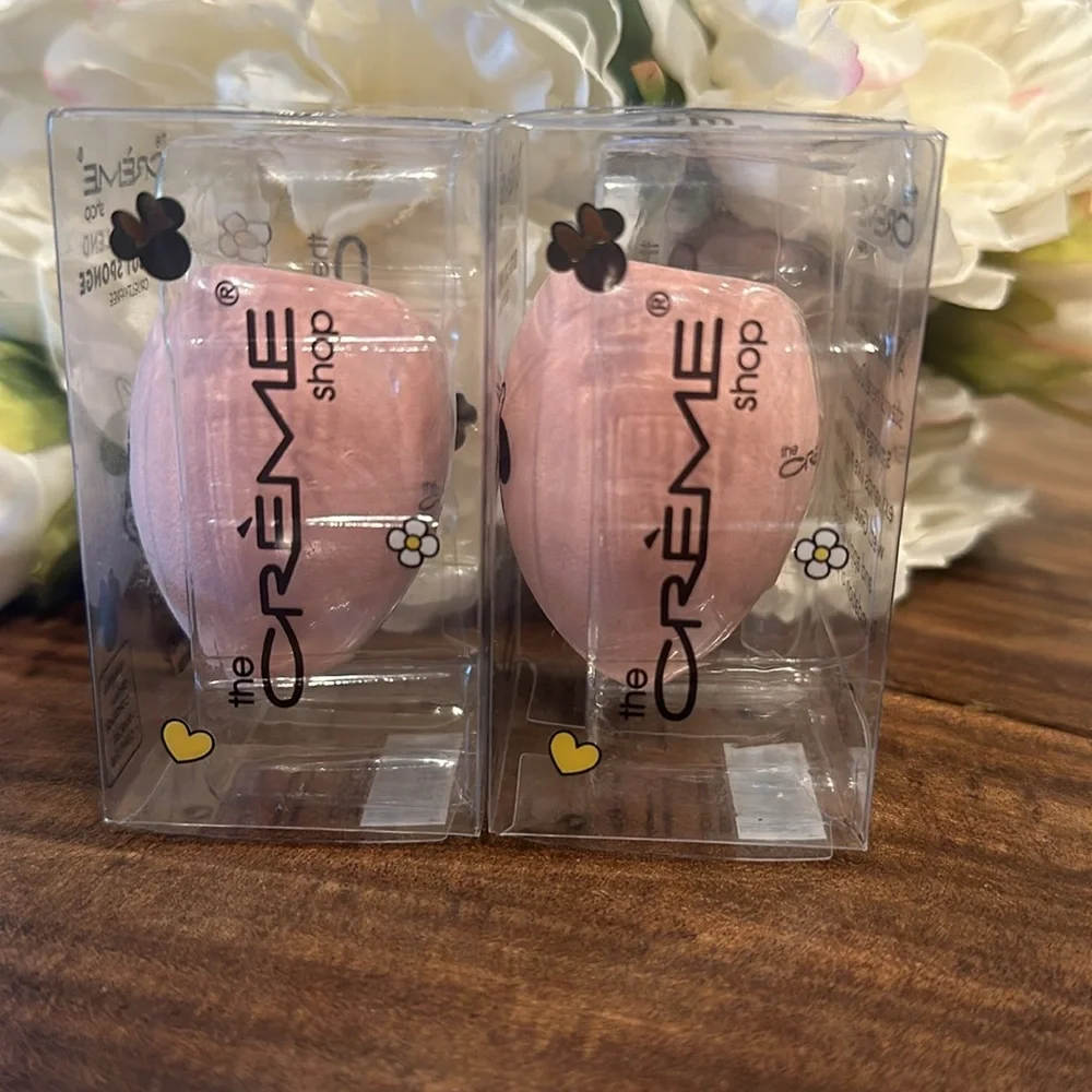 2 The Crème Shop x Disney Minnie Mouse Magical Blend Sponge